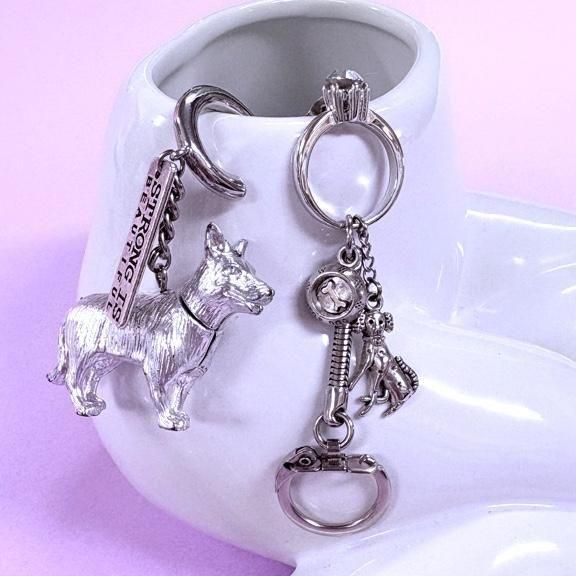 <img class='new_mark_img1' src='https://img.shop-pro.jp/img/new/icons65.gif' style='border:none;display:inline;margin:0px;padding:0px;width:auto;' />SILVER DOG&RINGԥ