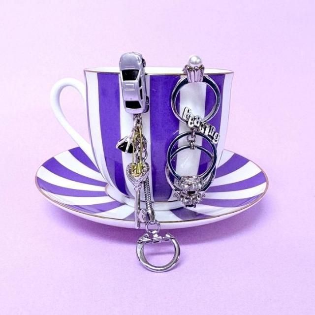 <img class='new_mark_img1' src='https://img.shop-pro.jp/img/new/icons14.gif' style='border:none;display:inline;margin:0px;padding:0px;width:auto;' />SILVER CARRINGԥ