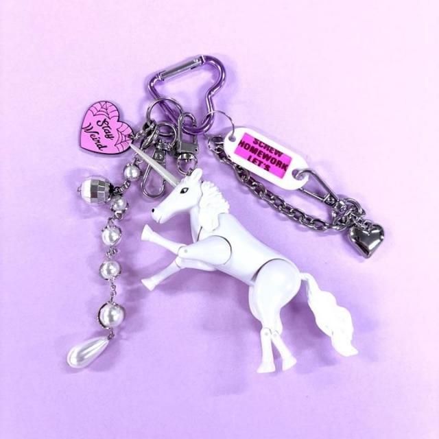 <img class='new_mark_img1' src='https://img.shop-pro.jp/img/new/icons47.gif' style='border:none;display:inline;margin:0px;padding:0px;width:auto;' />UNICORN&HEART CHARM