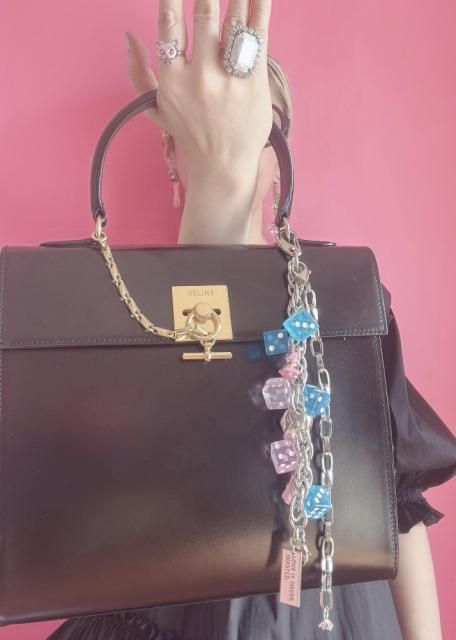 <img class='new_mark_img1' src='https://img.shop-pro.jp/img/new/icons65.gif' style='border:none;display:inline;margin:0px;padding:0px;width:auto;' />PINK&BLUE DICE CHARM  NECKLACE 4WAY  