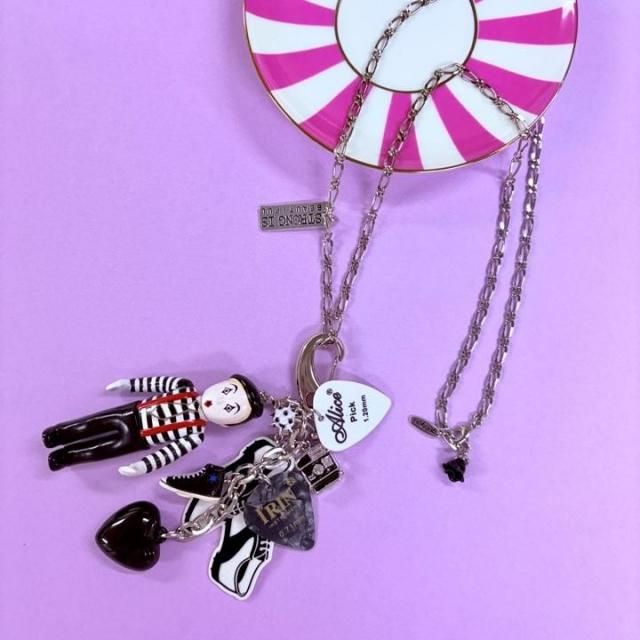 <img class='new_mark_img1' src='https://img.shop-pro.jp/img/new/icons65.gif' style='border:none;display:inline;margin:0px;padding:0px;width:auto;' />BLACK&WHITE CLOWN CHARM  NECKLACE 2WAY