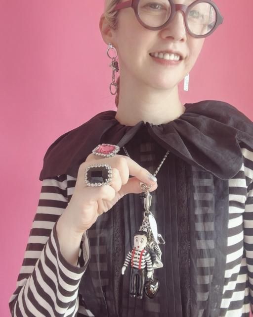 <img class='new_mark_img1' src='https://img.shop-pro.jp/img/new/icons65.gif' style='border:none;display:inline;margin:0px;padding:0px;width:auto;' />BLACK&WHITE CLOWN CHARM  NECKLACE 2WAY