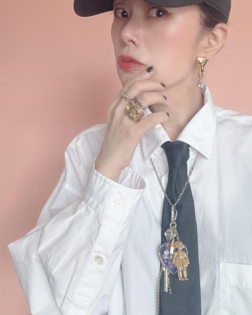 <img class='new_mark_img1' src='https://img.shop-pro.jp/img/new/icons65.gif' style='border:none;display:inline;margin:0px;padding:0px;width:auto;' />SILVER&GOLD GIRL CHARM  NECKLACE 2WAY