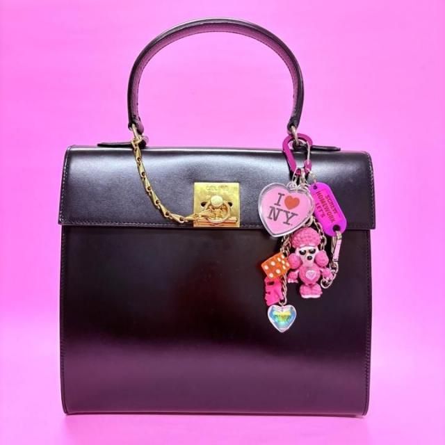 <img class='new_mark_img1' src='https://img.shop-pro.jp/img/new/icons47.gif' style='border:none;display:inline;margin:0px;padding:0px;width:auto;' />PINK PODLE CHARM