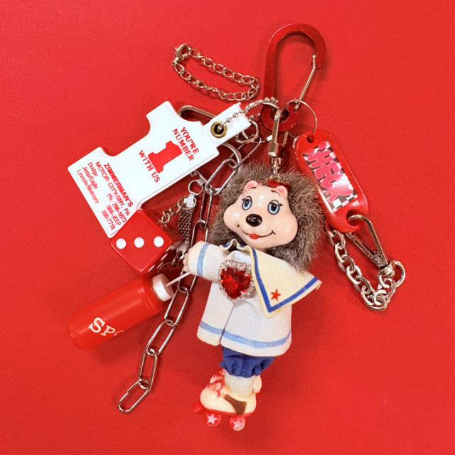 <img class='new_mark_img1' src='https://img.shop-pro.jp/img/new/icons47.gif' style='border:none;display:inline;margin:0px;padding:0px;width:auto;' />VINTAGE JUNK TOY CHARM  JEWEL SAILER GIRL