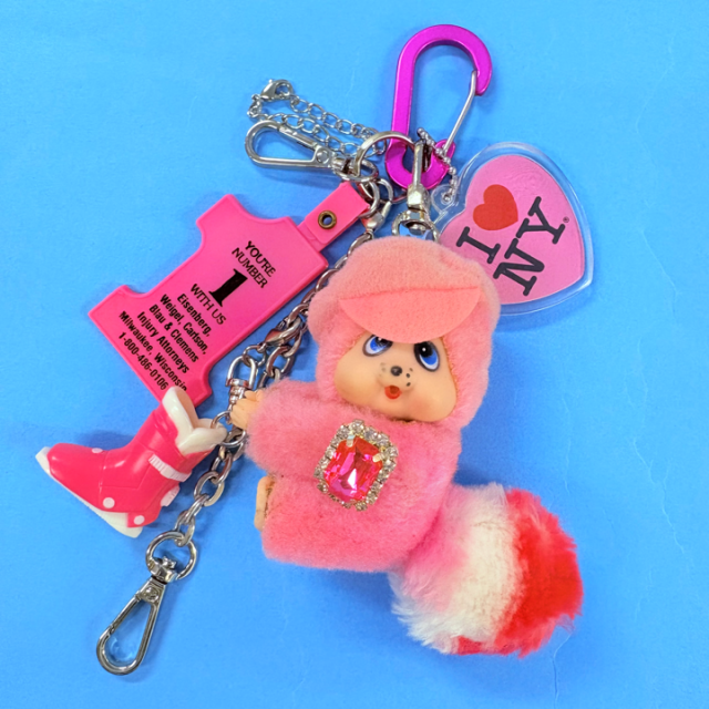 <img class='new_mark_img1' src='https://img.shop-pro.jp/img/new/icons47.gif' style='border:none;display:inline;margin:0px;padding:0px;width:auto;' />VINTAGE JUNK TOY CHARM PINK JEWEL TANUKISHOES
