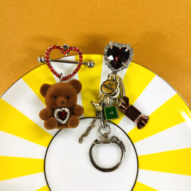 <img class='new_mark_img1' src='https://img.shop-pro.jp/img/new/icons65.gif' style='border:none;display:inline;margin:0px;padding:0px;width:auto;' />BEARHEART BIJOU CHANDELIER ԥ