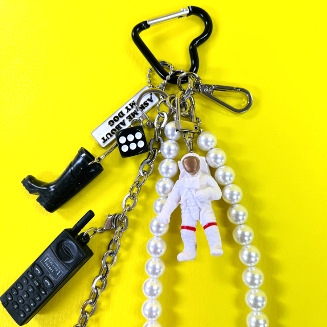 <img class='new_mark_img1' src='https://img.shop-pro.jp/img/new/icons47.gif' style='border:none;display:inline;margin:0px;padding:0px;width:auto;' />ASTRONAUTPEARL CHARM