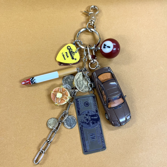 <img class='new_mark_img1' src='https://img.shop-pro.jp/img/new/icons47.gif' style='border:none;display:inline;margin:0px;padding:0px;width:auto;' />BROWN FAST CAR&CASINO CHARM