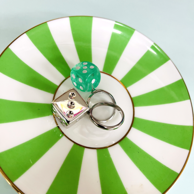 <img class='new_mark_img1' src='https://img.shop-pro.jp/img/new/icons65.gif' style='border:none;display:inline;margin:0px;padding:0px;width:auto;' />MINT BLUE&SILVER DICE RING  2SET