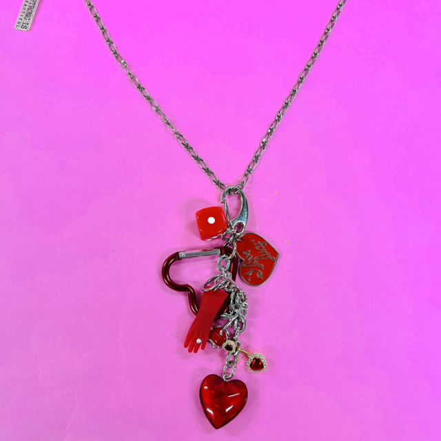 <img class='new_mark_img1' src='https://img.shop-pro.jp/img/new/icons47.gif' style='border:none;display:inline;margin:0px;padding:0px;width:auto;' />RED&HEARTDICE CHARM  NECKLACE  2WAY