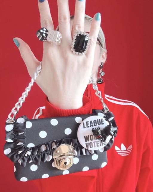 <img class='new_mark_img1' src='https://img.shop-pro.jp/img/new/icons65.gif' style='border:none;display:inline;margin:0px;padding:0px;width:auto;' />BLACK&WHITE DOTSCAT MINI BAG