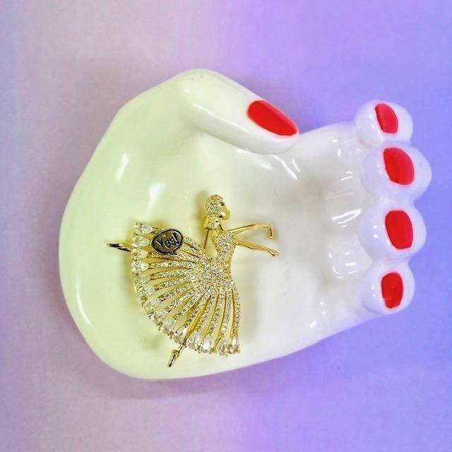 <img class='new_mark_img1' src='https://img.shop-pro.jp/img/new/icons57.gif' style='border:none;display:inline;margin:0px;padding:0px;width:auto;' />BALLERINA BROOCH