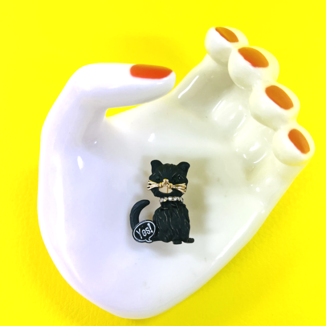 <img class='new_mark_img1' src='https://img.shop-pro.jp/img/new/icons14.gif' style='border:none;display:inline;margin:0px;padding:0px;width:auto;' />SMILE BLACK CAT BROOCH