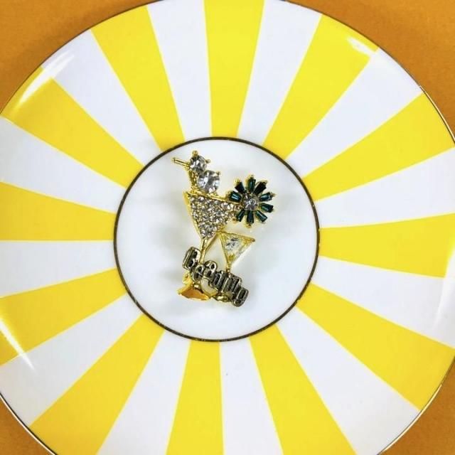 <img class='new_mark_img1' src='https://img.shop-pro.jp/img/new/icons14.gif' style='border:none;display:inline;margin:0px;padding:0px;width:auto;' />COCKTAIL  BROOCH
