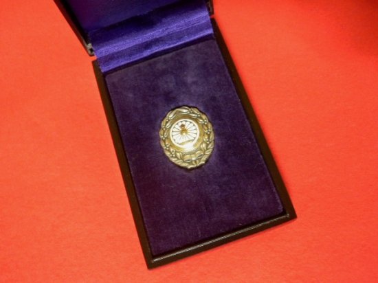 日本国有鉄道功績章 純銀製 襟章バッジ - 「宝の森」昭和レトロ雑貨 