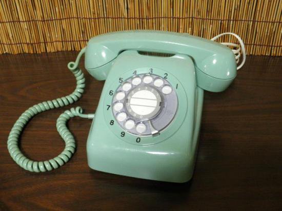 レトロ電話機 ダイヤル式 601－A（黄緑色） - 「宝の森」昭和レトロ雑貨、フィギュア、玩具のリサイクル