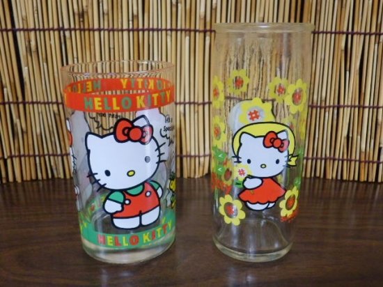 ハローキティ　グラス　２種セット - 昭和レトロ、レトロ雑貨、フィギュア、玩具のリサイクル「宝の森」