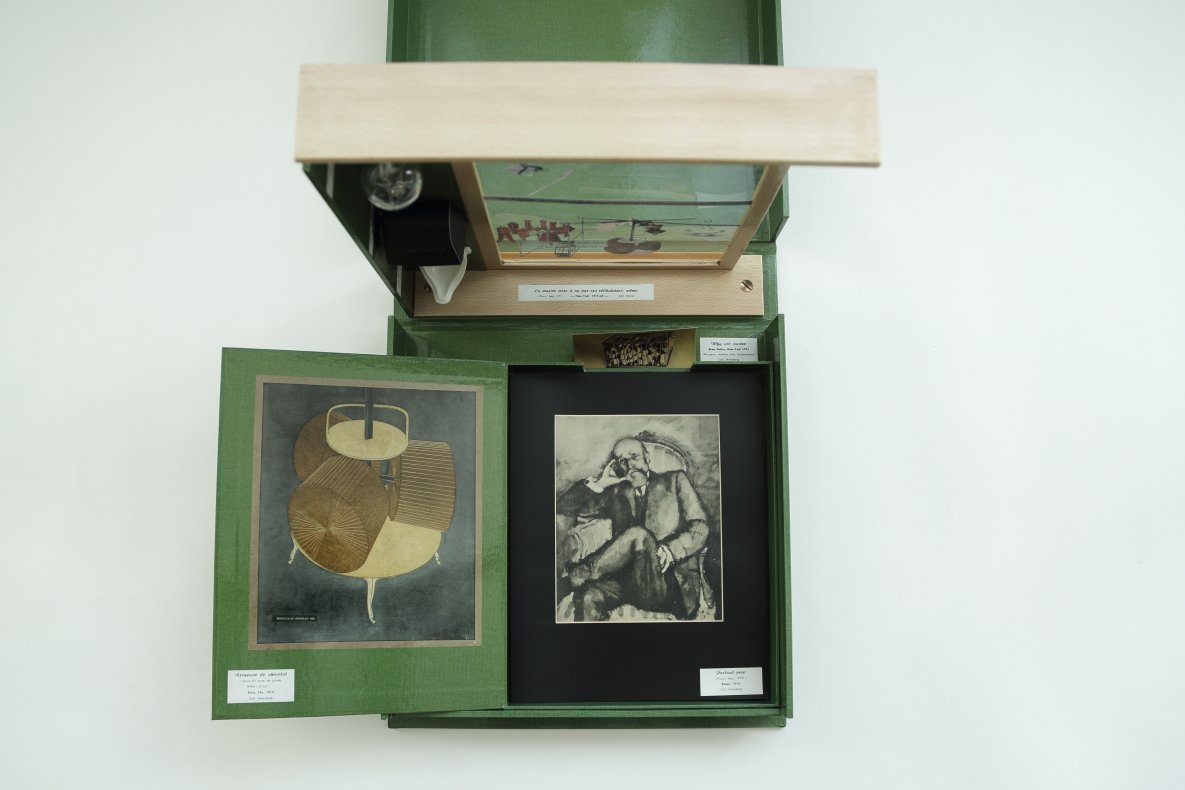 BOÎTE-EN-VALISE / MUSEUM IN A BOX by Marcel Duchamp - black＆white 