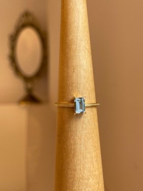 ڼ aquamarine bucket cut ring  ( Ĺ( K18 or K10 or Pt )