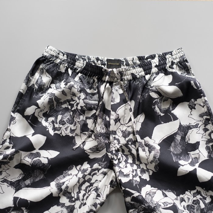 BANANATIME / RELAXED SHORT / YOUTH BLOOM BLACK