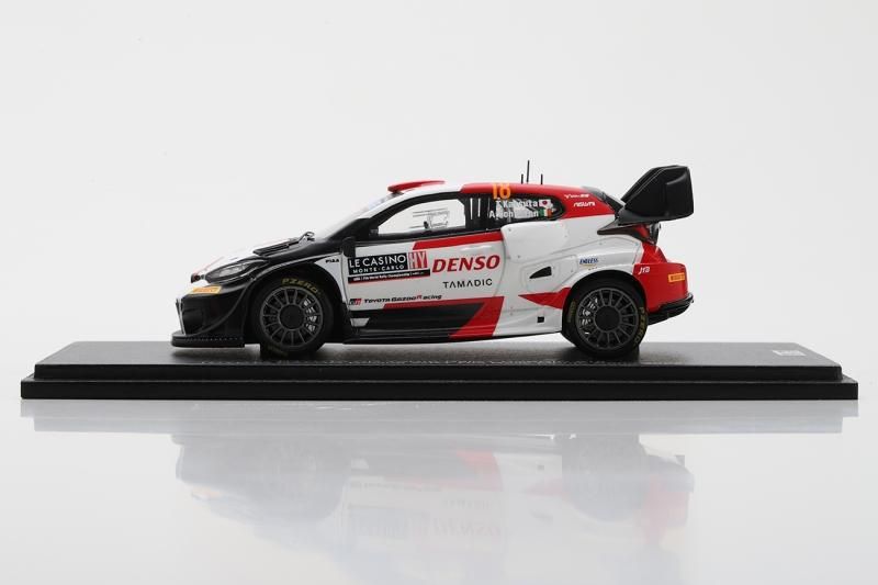 新作ウエア WRC 非売品】 トヨタ・カストロール支給品 寒冷地用 中綿入り F1