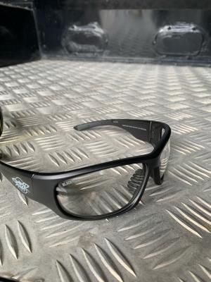 コスタメサLOCOサングラスメーカー BLACK FLYSの商品ページ