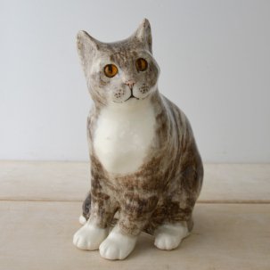 WINSTANLEY CAT (ウィンスタンレイキャット)<br>目が追いかける陶器の大きな猫