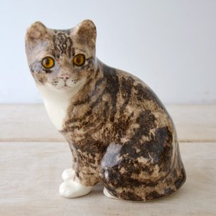 WINSTANLEY CAT (ウィンスタンレイキャット) 　目が追いかける陶器のキジトラ猫