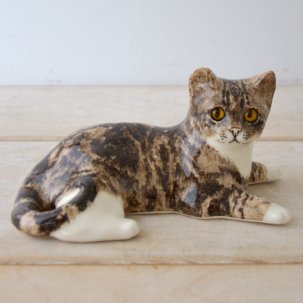 WINSTANLEY CAT (ウィンスタンレイキャット)　目が追いかける陶器のキジトラ猫