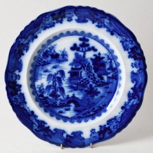ӥơե֥롼ǥʡץ졼<br> MASON'S IRONSTONE  BLUE WILLOW<br>1850-1861ǯ FLOW BLUE Τ<img class='new_mark_img2' src='https://img.shop-pro.jp/img/new/icons13.gif' style='border:none;display:inline;margin:0px;padding:0px;width:auto;' />