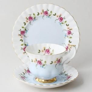 ӥơȥꥪ<br>ROYAL ALBERT 륢С  ٥֥롼<br>1970ǯ<img class='new_mark_img2' src='https://img.shop-pro.jp/img/new/icons13.gif' style='border:none;display:inline;margin:0px;padding:0px;width:auto;' />