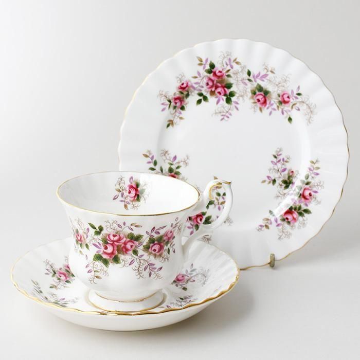 ӥơȥꥪ<br>ROYAL ALBERT 륢С LAVENDER ROSE ٥<br>1961-2009ǯ<img class='new_mark_img2' src='https://img.shop-pro.jp/img/new/icons14.gif' style='border:none;display:inline;margin:0px;padding:0px;width:auto;' />