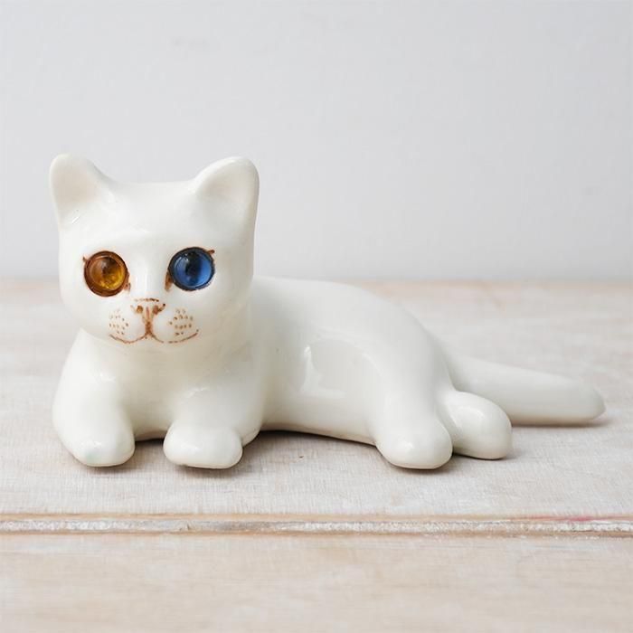 オッドアイの白猫ウィンスタンレイ ケンジントン キャット サイズ3NO5