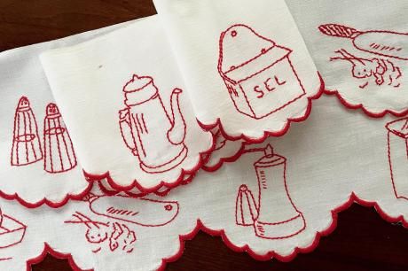 フランス製 レッドワークのシェルフトリム キッチンツール