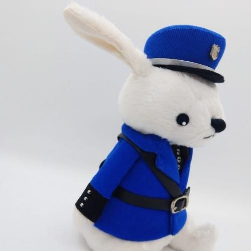 警察官うさぎ