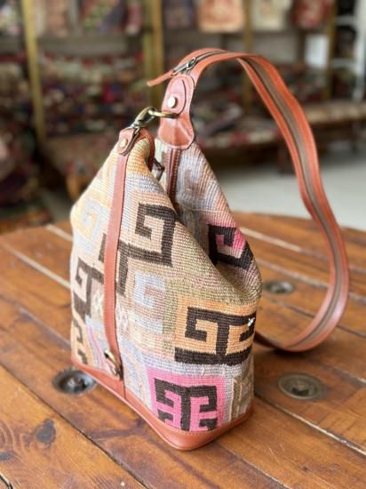 キリムのバックパック - トルコ雑貨・トルコ土産専門店 NOVAROMA