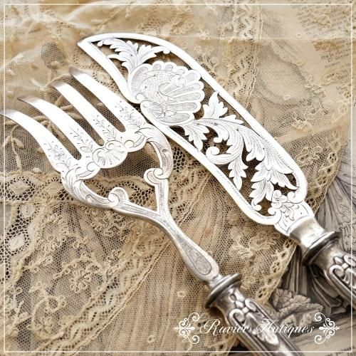 AntiqueSilver！とても素敵な純銀製ケーキサーバー2本セットです♪
