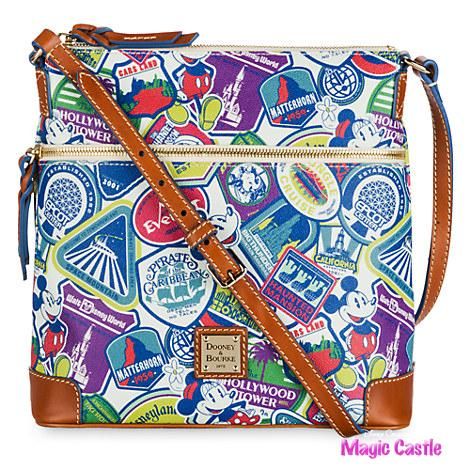 Dooney Bourke ドゥニー バーク ディズニーステッカーコラージュ レターキャリアー バッグ Disney Sticker Collage Letter Carrier Bag ディズニーフィギュア専門店 マジックキャッスル