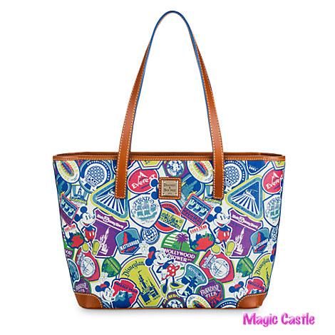 ディズニー Dooney Bourke ドゥニー バーク ディズニーステッカーコラージュ トート バッグ Disney Sticker Collage Tote Bag ディズニーフィギュア専門店 マジックキャッスル