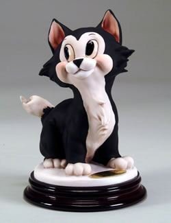 ディズニーアルマーニフィギュア ピノキオ 猫のフィガロ Figaro ディズニーフィギュア専門店 マジックキャッスル