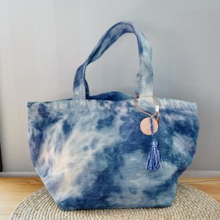 <img class='new_mark_img1' src='https://img.shop-pro.jp/img/new/icons8.gif' style='border:none;display:inline;margin:0px;padding:0px;width:auto;' />Tie-dye tote bag S size Image