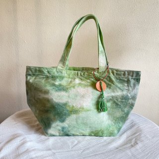 <img class='new_mark_img1' src='https://img.shop-pro.jp/img/new/icons8.gif' style='border:none;display:inline;margin:0px;padding:0px;width:auto;' />Tie-dye tote bag S size 