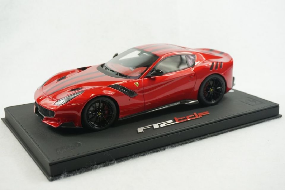 1/18 BBR Ferrari F12 TDF F1 red metallic with black stripe on black deluxe  leather base - 【MR BBR MakeUp LOOKSMART Du0026Gなどのミニカー専門店】 ヴェルデ