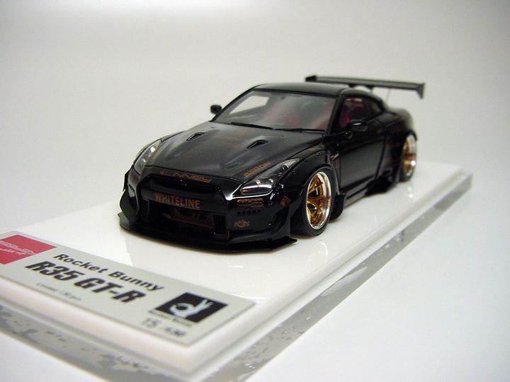 1/43 MakeUp Rocket Bunny Nissan R35 GT-R Black/Carbon Bonnet