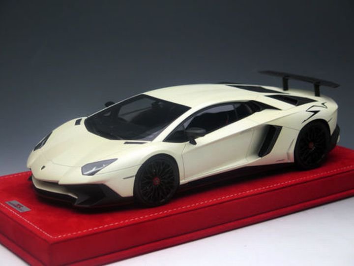 1/18 MR Lamborghini Aventador LP750-4 SV SuperVeloce Canopus white