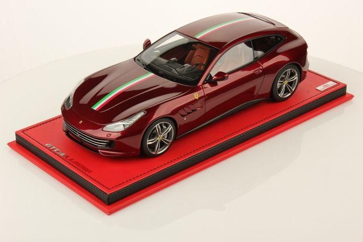 Ferrari GTC4 Lusso ミニカー 赤