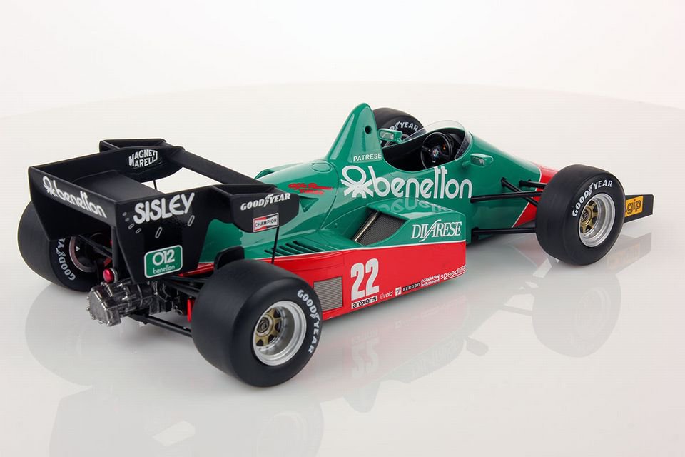 1/18 LOOKSMART Alfa Romeo 184T Benetton 1984 - 【MR BBR MakeUp LOOKSMART  D&Gなどのミニカー専門店】 ヴェルデ