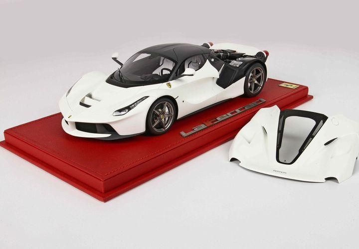 LaFerrari 1/8 ミニカー LaFerrari model in 1:8 scale