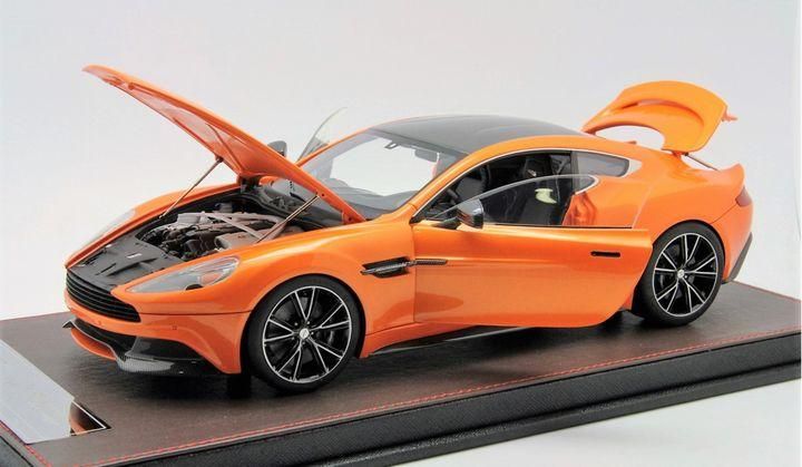 1/18 FrontiArt Aston Martin Vanquish Pearl Orange Open/Close